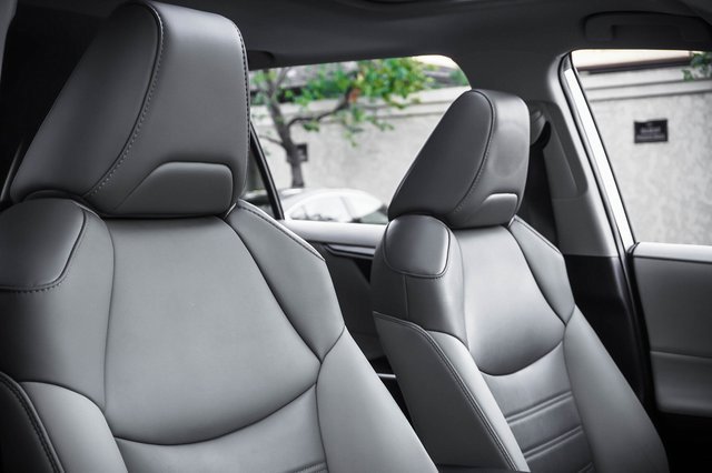 Used 2021 Toyota RAV4 XLE Premium image 25