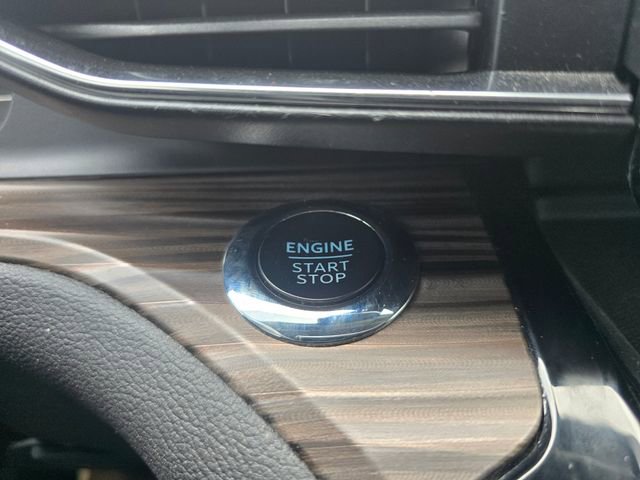 Used 2024 Ford Explorer Limited AWD/4WD image 23