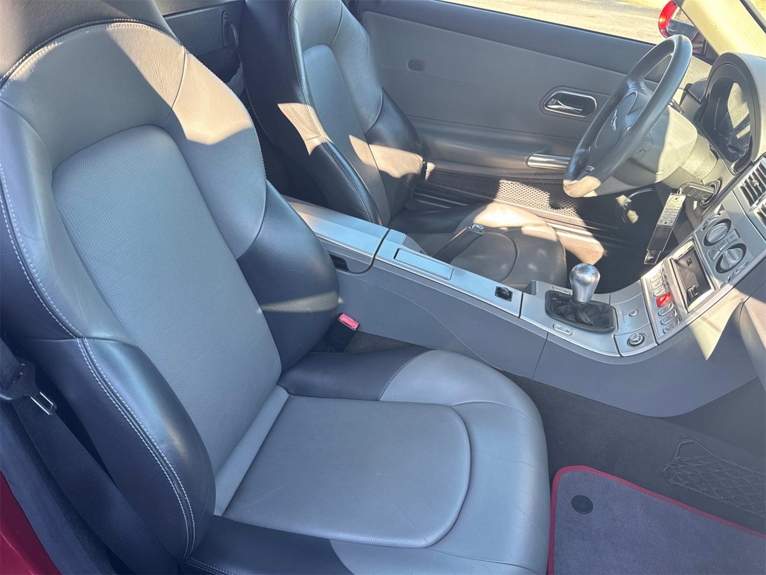 Used 2005 Chrysler Crossfire Limited image 23