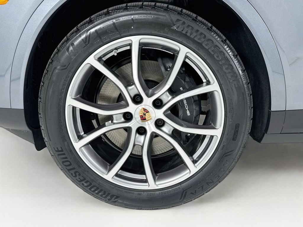 New 2026 Porsche Cayenne Coupe AWD/4WD image 33