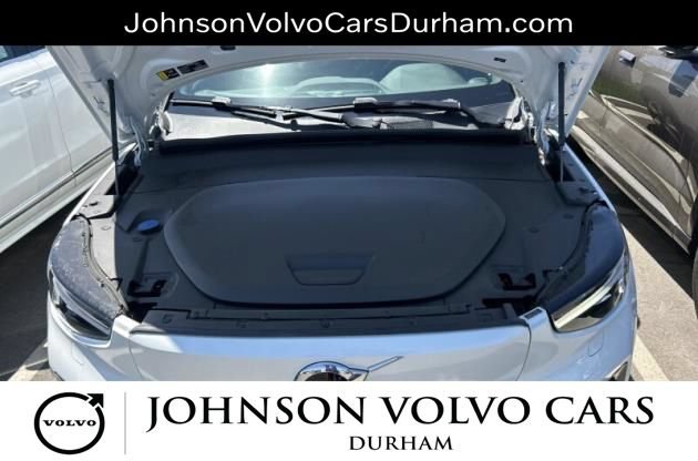 Used 2023 Volvo XC40 Recharge Ultimate w/ Protection Package Premier AWD/4WD image 11