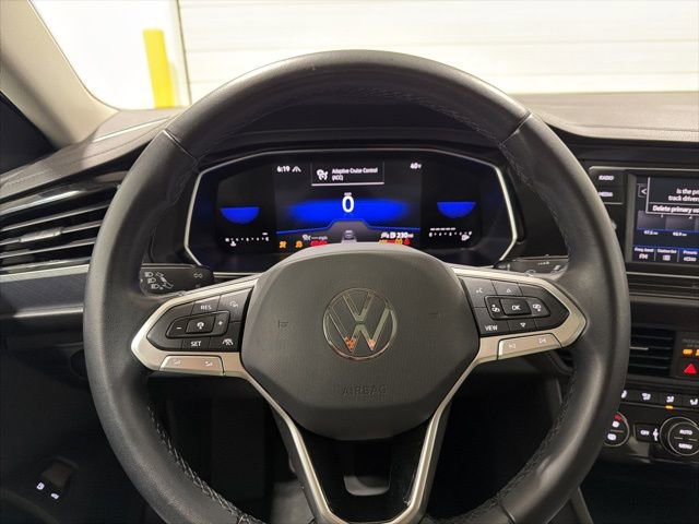 Used 2023 Volkswagen Jetta SE w/ Panoramic Sunroof Package image 18