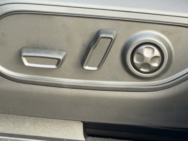 New 2025 Jeep Grand Cherokee L Limited w/ Trailer Tow Package image 12