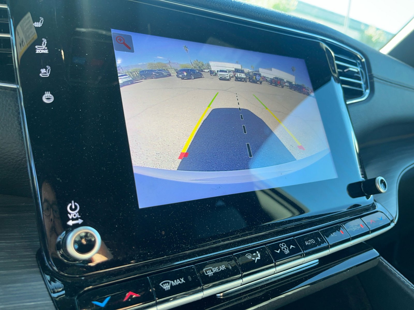 Certified 2024 Jeep Wagoneer L Series II image 29