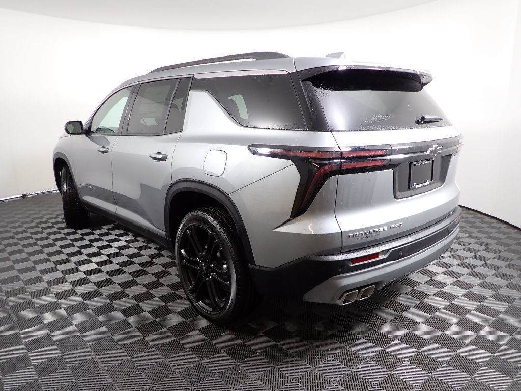 New 2027 Chevrolet Traverse LT w/ LPO, Floor Liner Package AWD/4WD image 13