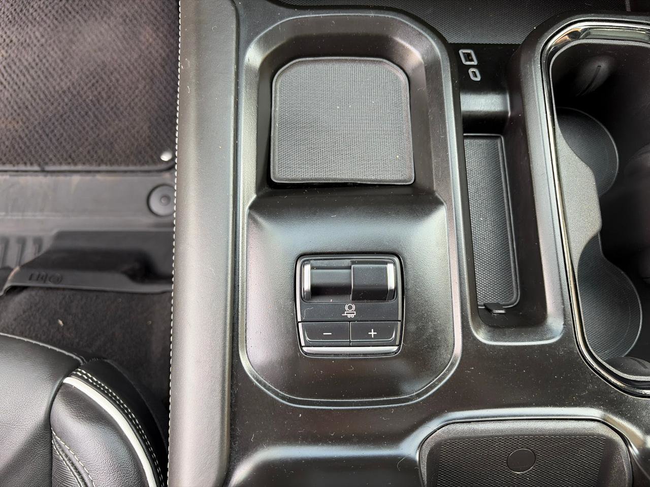 Used 2024 GMC Sierra 2500 AT4X image 24