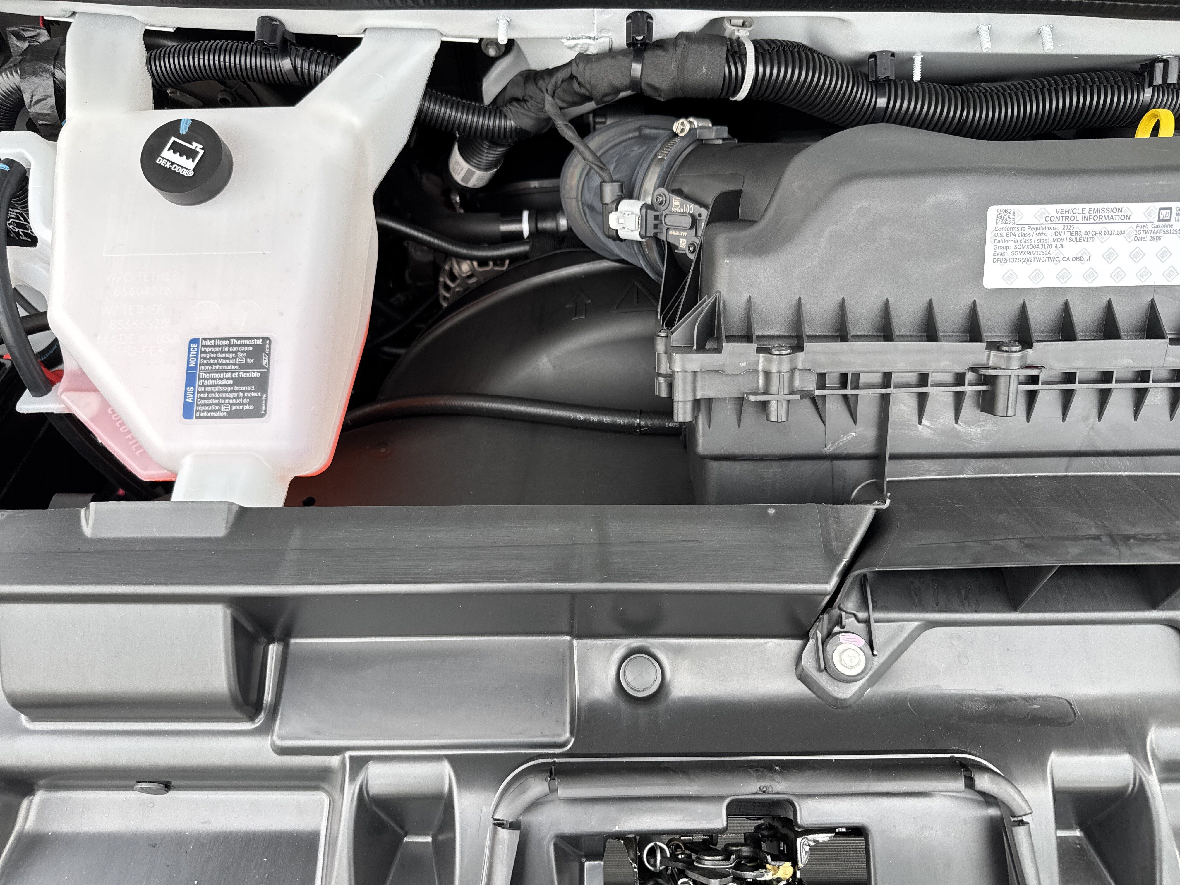 New 2025 GMC Savana 2500 w/ Driver Convenience Package RWD image 28