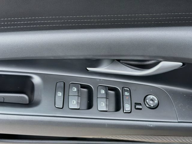 New 2026 Hyundai Elantra SE FWD image 17