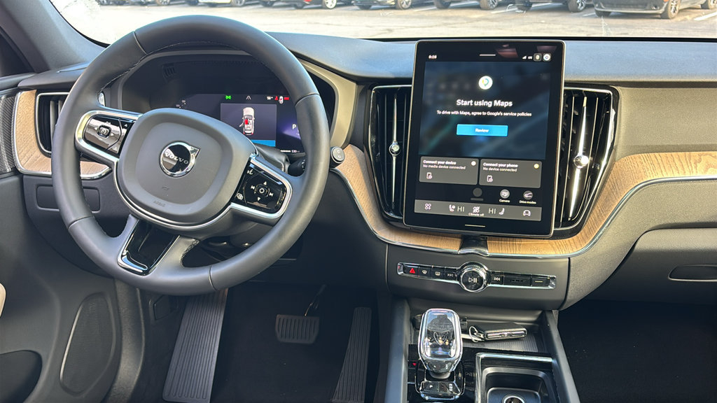 New 2027 Volvo XC60 B5 Plus AWD/4WD image 7