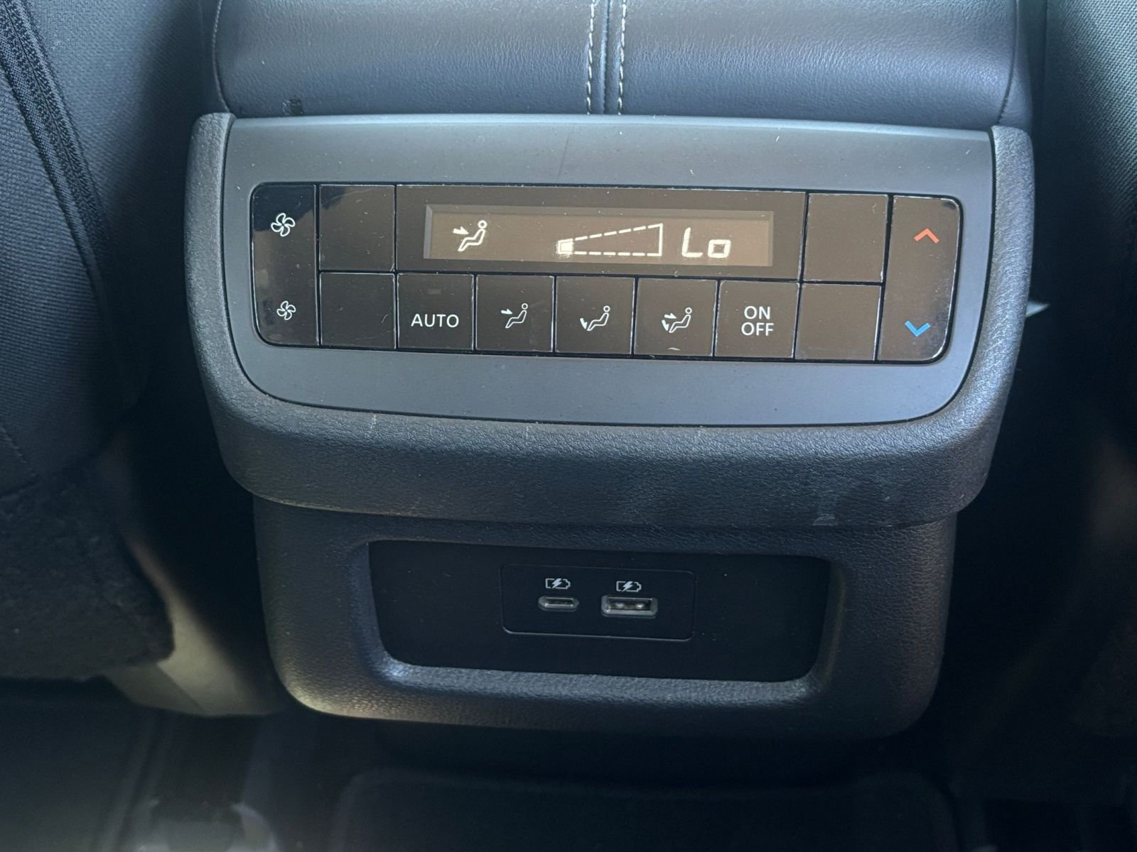 Used 2025 Nissan Pathfinder SV image 25