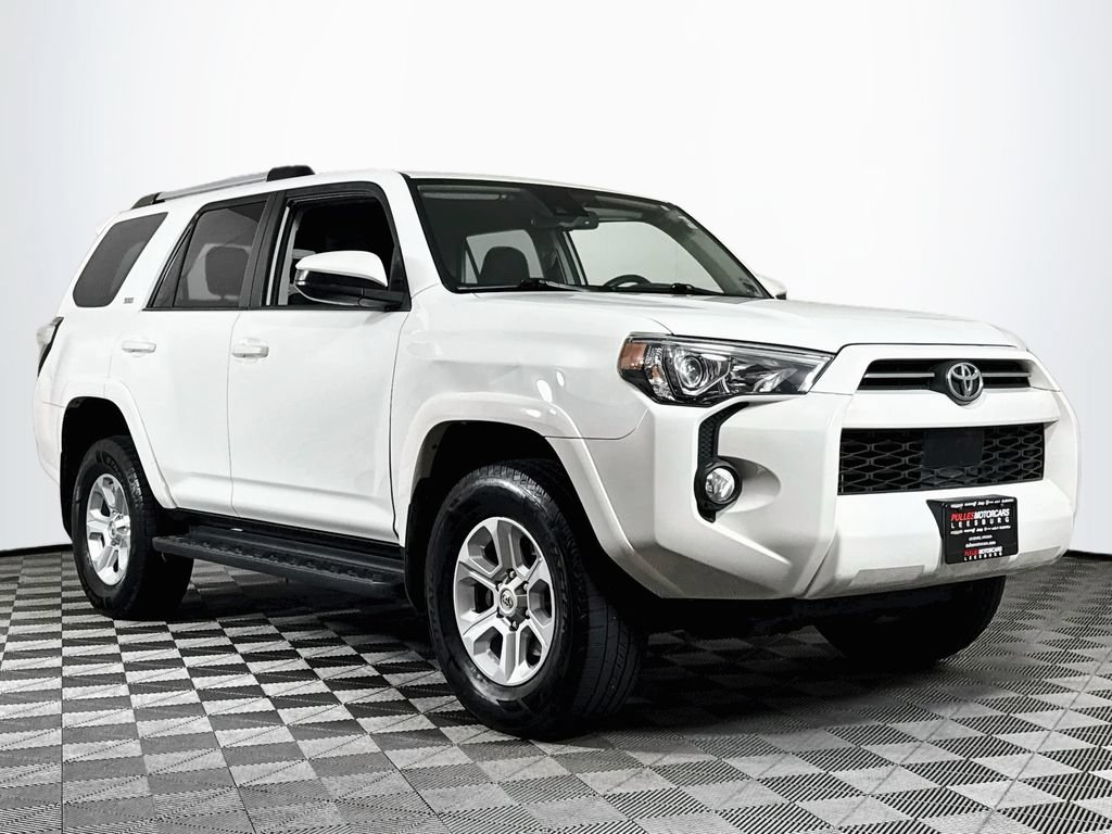Used 2020 Toyota 4Runner SR5 AWD/4WD image 1