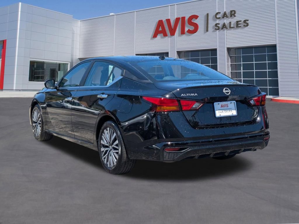 Used 2025 Nissan Altima 2.5 SV image 9