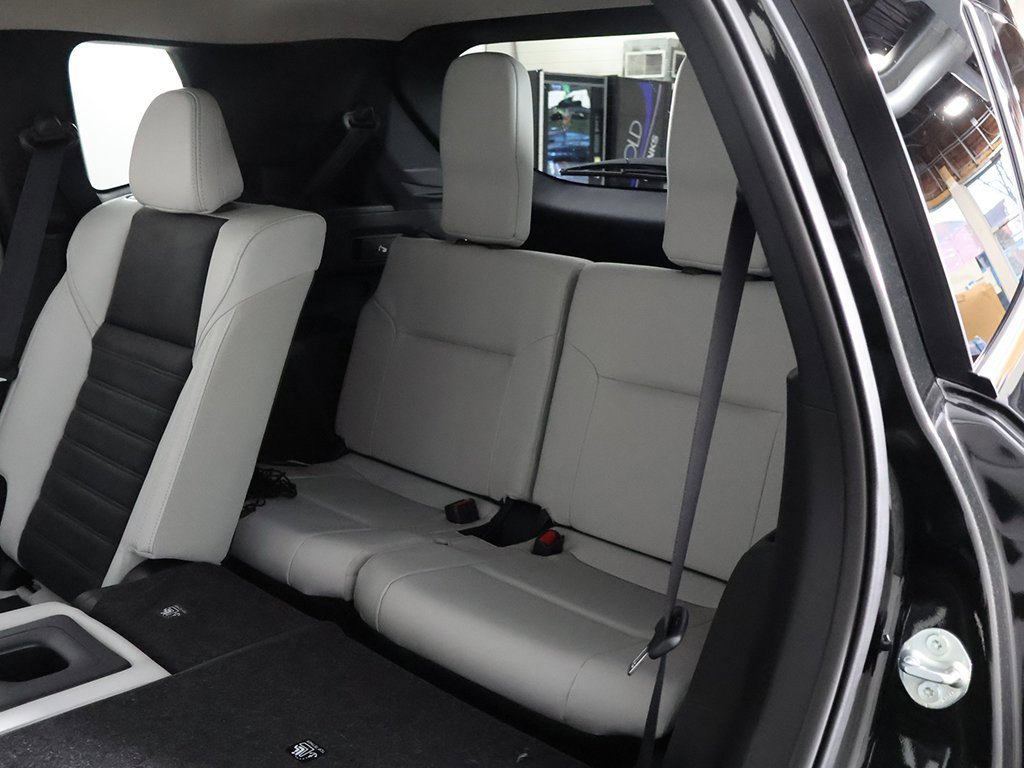 New 2025 Mitsubishi Outlander SE image 36