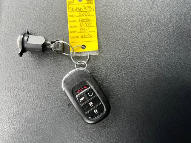 Used 2025 Honda Pilot EX-L image 34