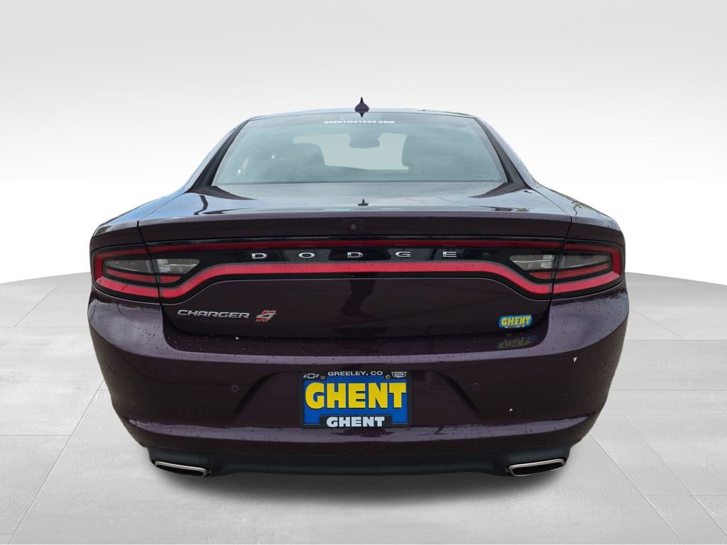 Used 2021 Dodge Charger SXT w/ Driver Convenience Group image 4