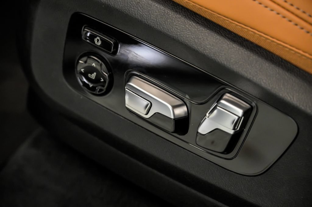 Used 2025 BMW X5 M60i AWD/4WD image 19