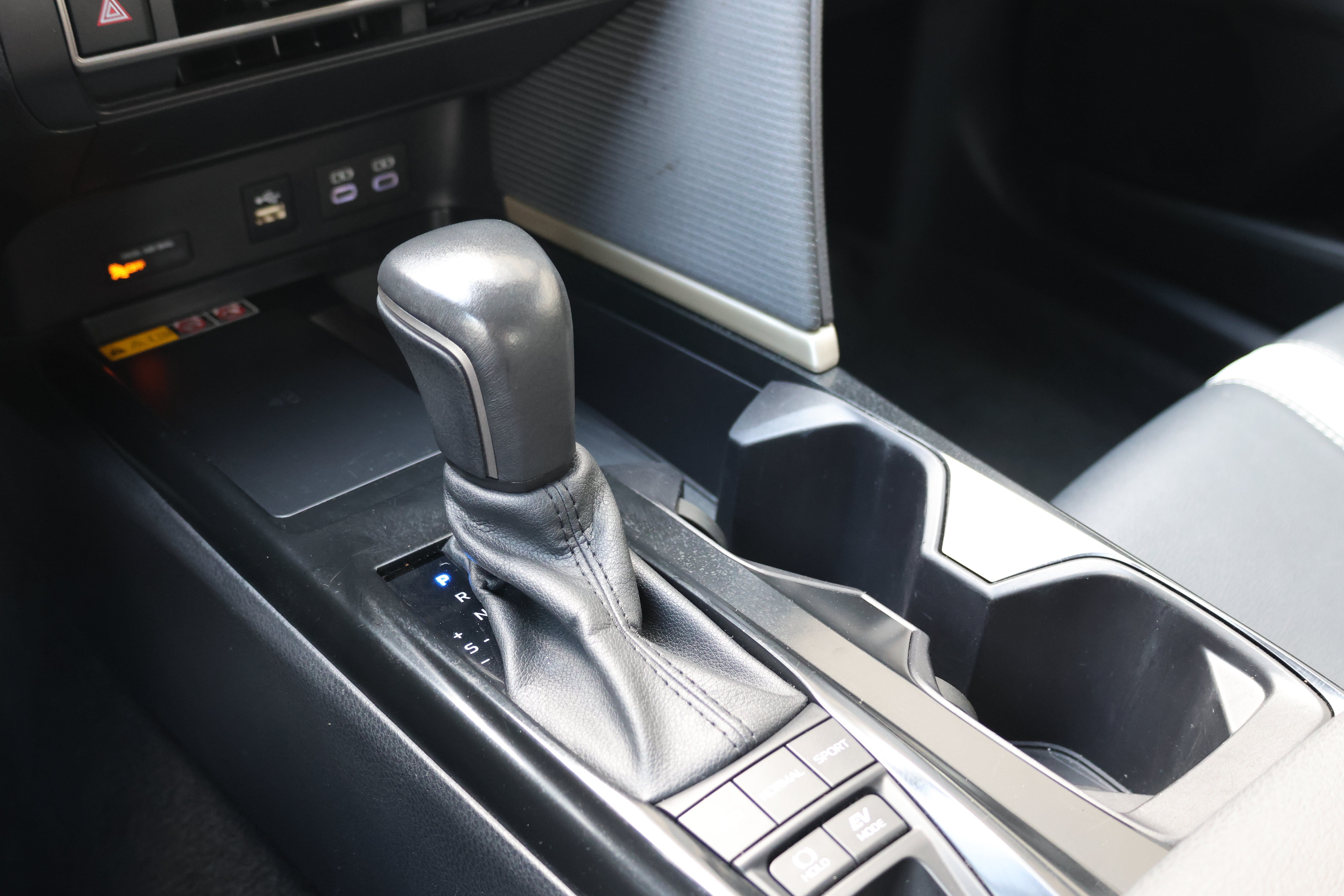 Used 2025 Toyota Camry SE FWD image 33