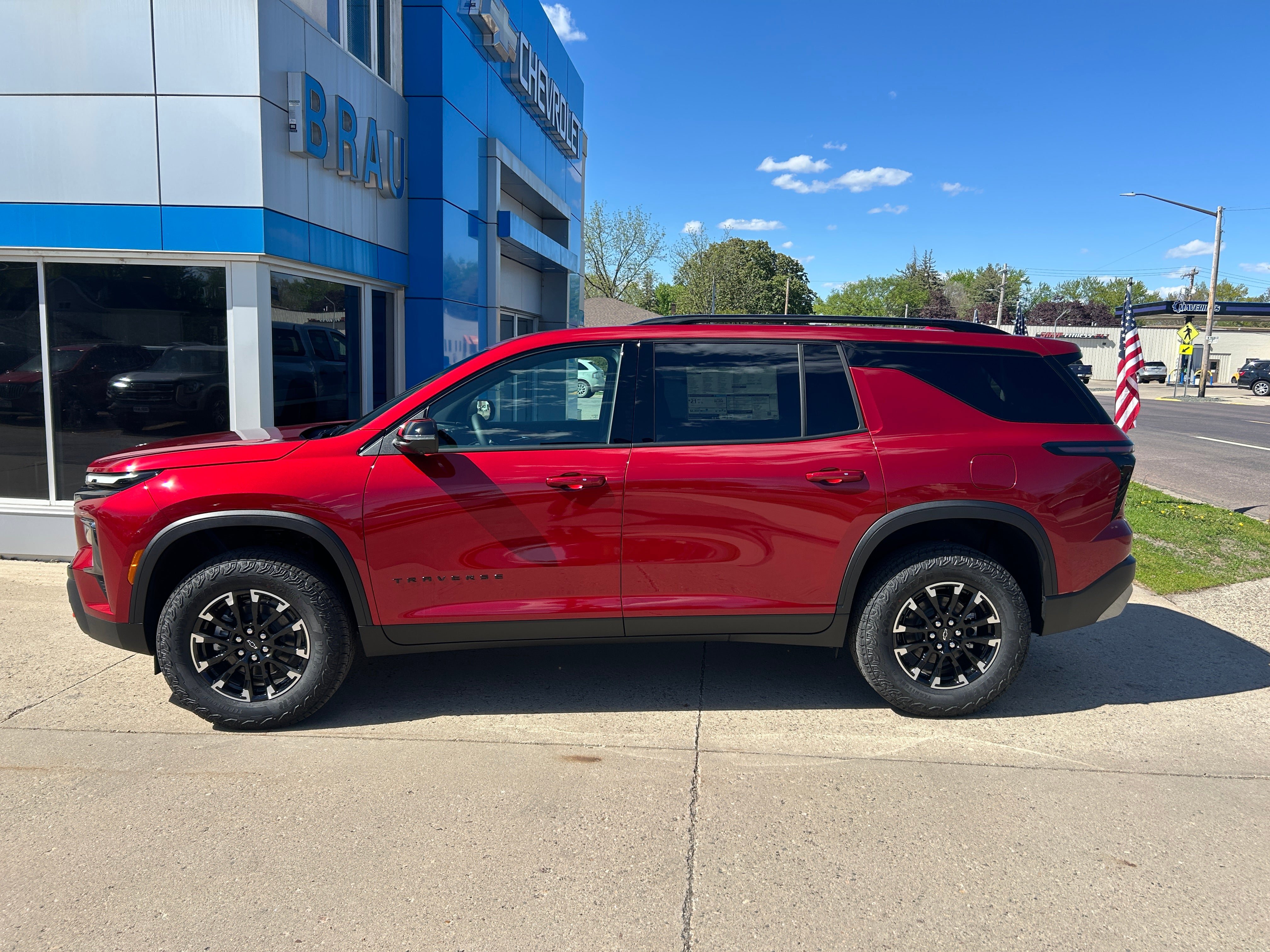 New 2026 Chevrolet Traverse Z71 w/ Driver Confidence Package AWD/4WD image 1