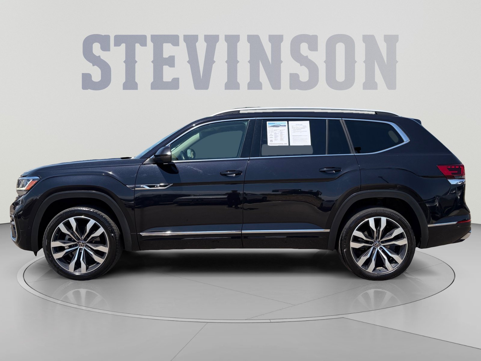 Used 2022 Volkswagen Atlas SEL Premium AWD/4WD image 2