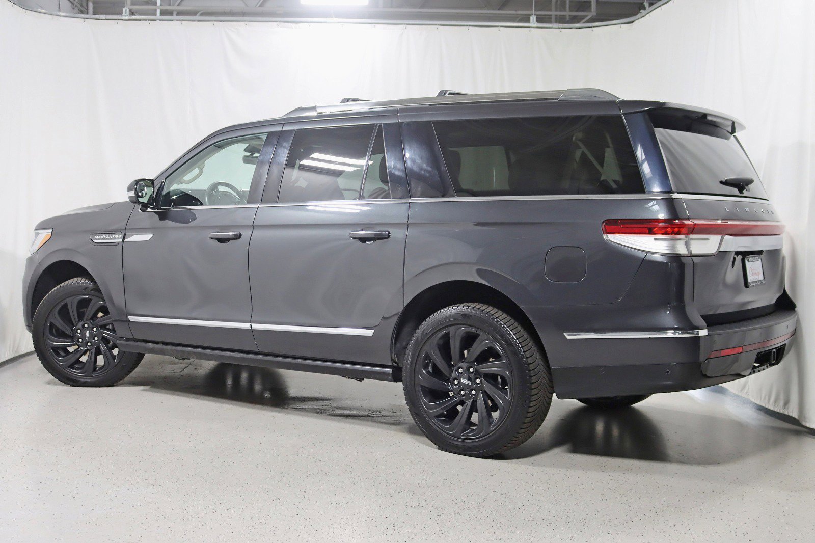 Used 2022 Lincoln Navigator L Reserve image 9