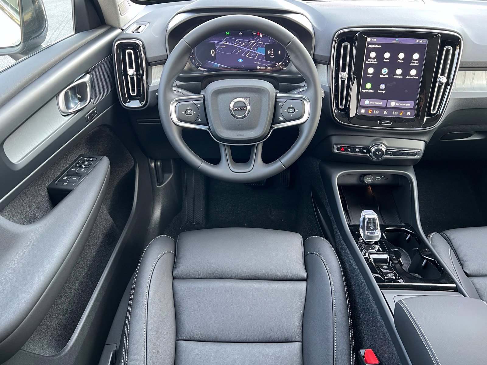 New 2026 Volvo XC40 B5 Plus w/ Protection Package Premier AWD/4WD image 27