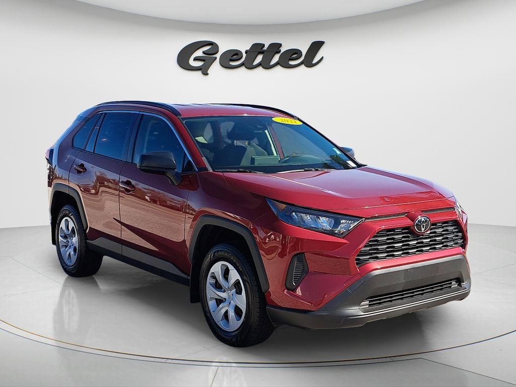 Used 2021 Toyota RAV4 LE image 2