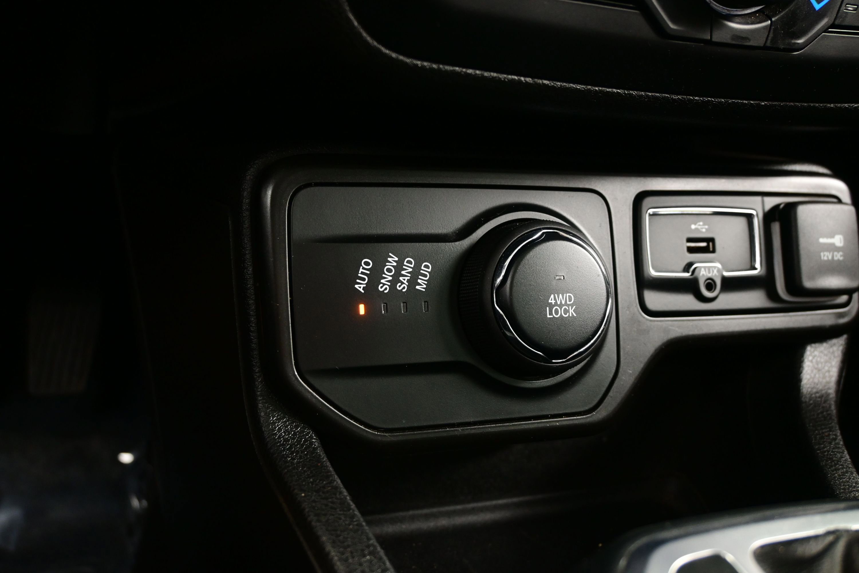 Used 2021 Jeep Renegade Latitude AWD/4WD image 18