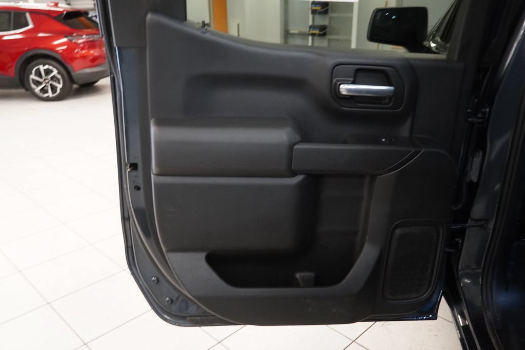 Used 2020 Chevrolet Silverado 1500 Custom w/ Custom Value Package AWD/4WD image 19