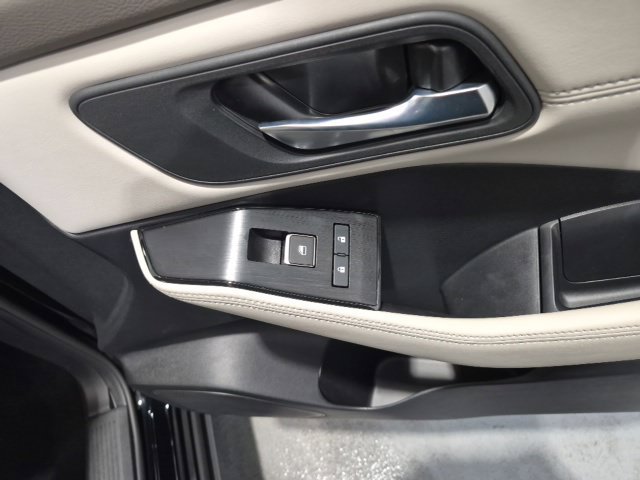Certified 2025 Nissan Rogue SL AWD/4WD image 27