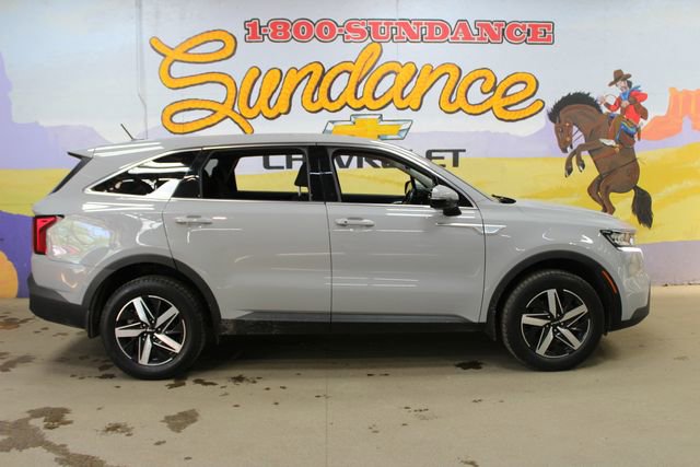 Used 2022 Kia Sorento LX AWD/4WD image 1