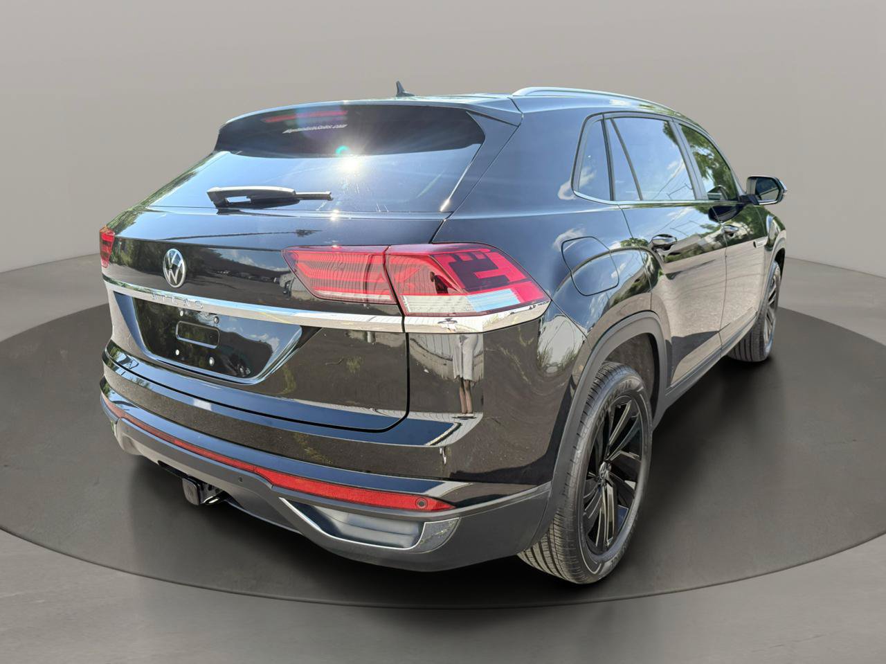 Used 2023 Volkswagen Atlas Cross Sport SE w/ Black Wheel Package FWD image 6