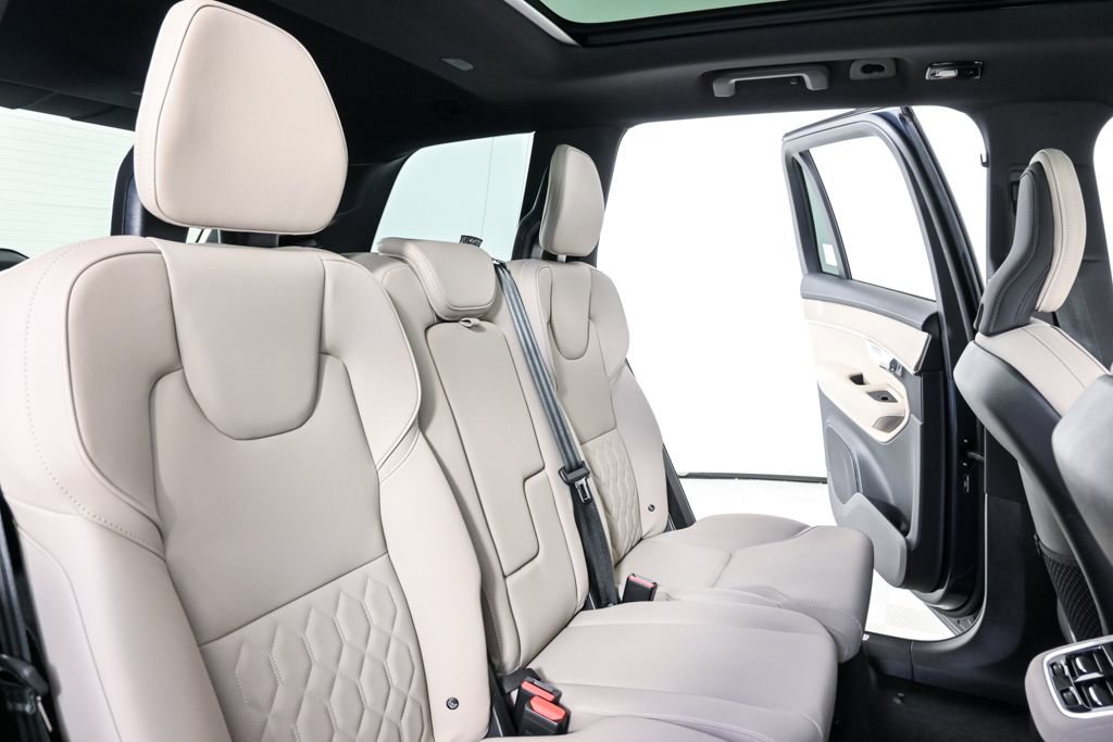 Certified 2025 Volvo XC90 B5 Core w/ Climate Package image 23