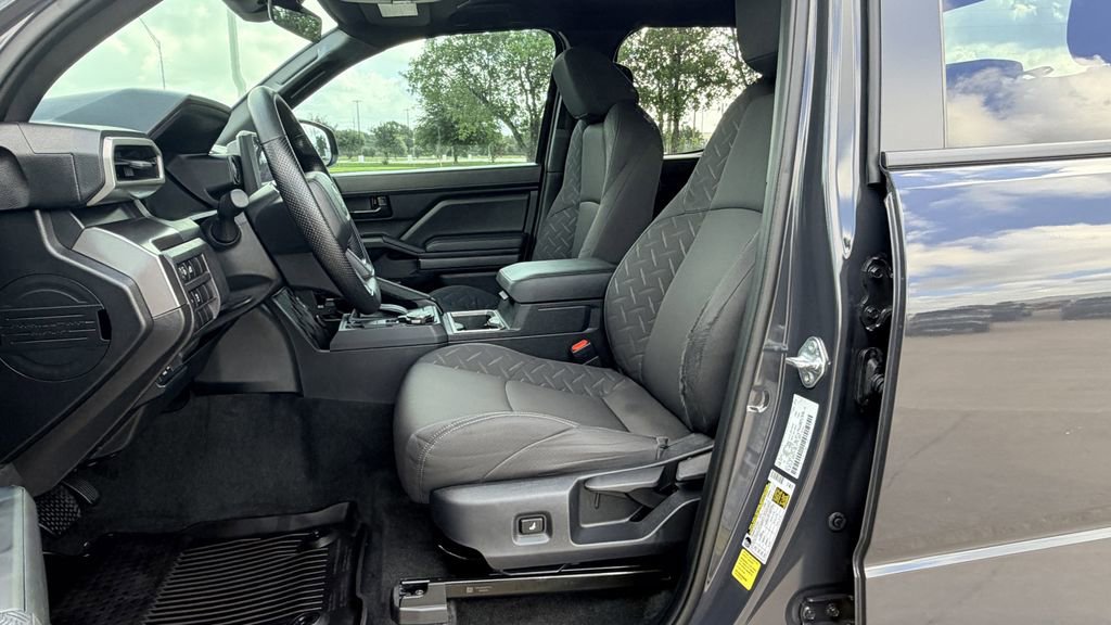 Used 2025 Toyota Tacoma SR5 AWD/4WD image 26