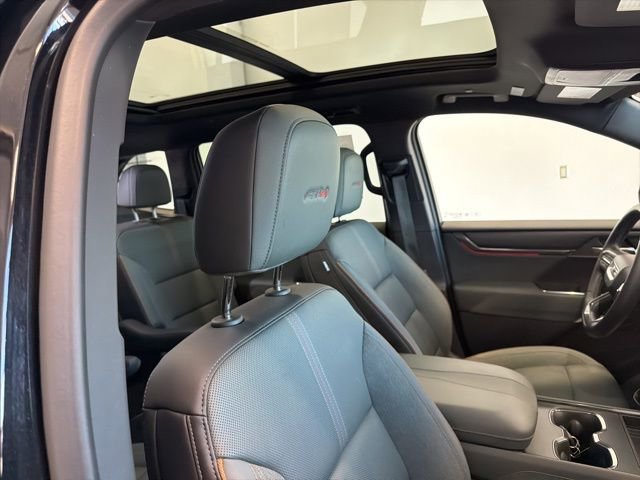 Used 2025 GMC Acadia AT4 w/ Luxury Package image 43