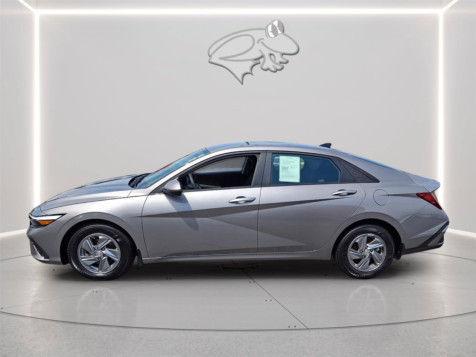 Certified 2024 Hyundai Elantra SE FWD image 2