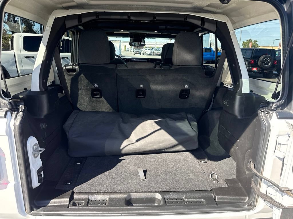 Certified 2025 Jeep Wrangler Unlimited Rubicon w/ Convenience Group AWD/4WD image 7