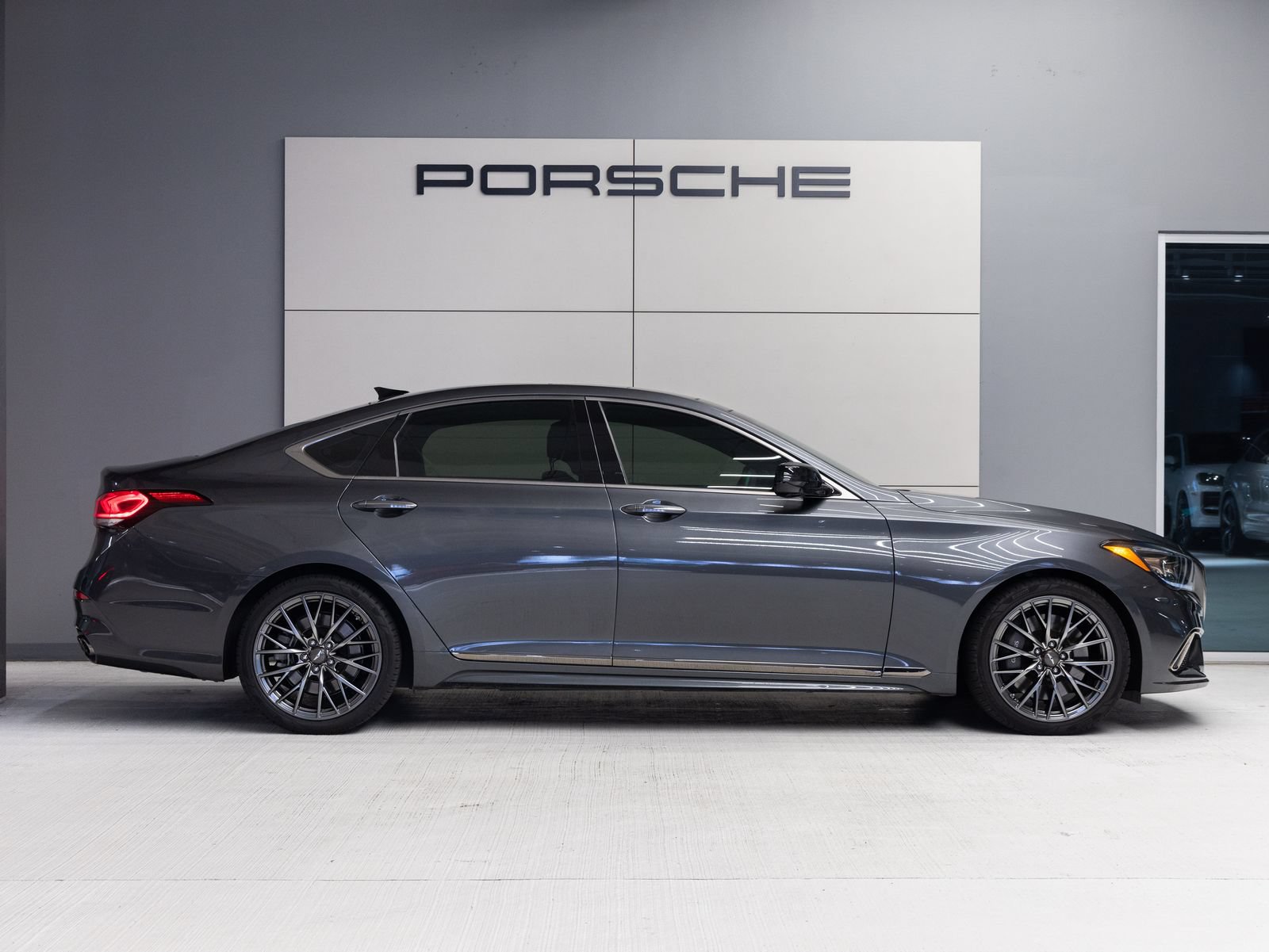 Used 2020 Genesis G80 3.3T Sport RWD image 8