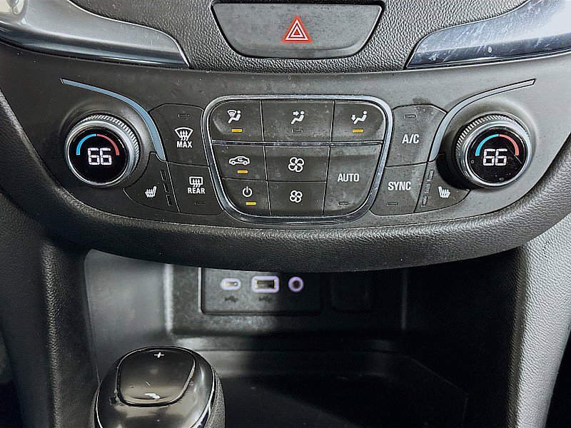 Used 2021 Chevrolet Equinox LT image 16