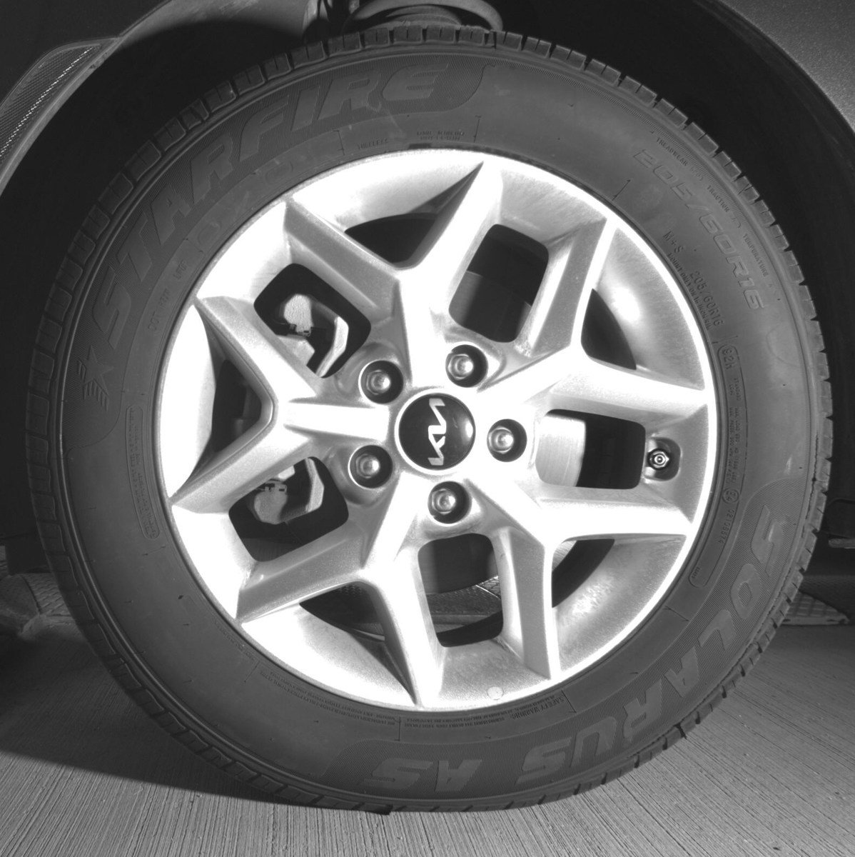 Used 2025 Kia Soul LX w/ LX Technology Package FWD image 16