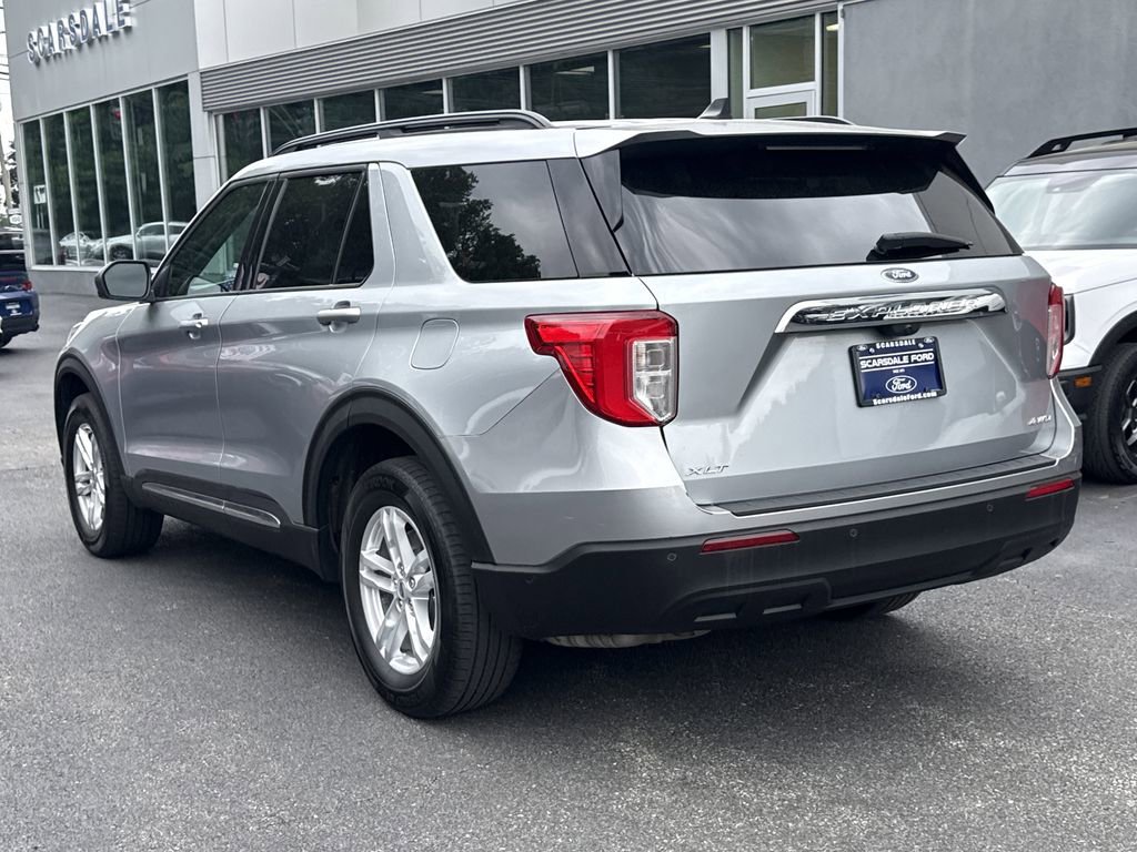 Used 2023 Ford Explorer XLT AWD/4WD image 9