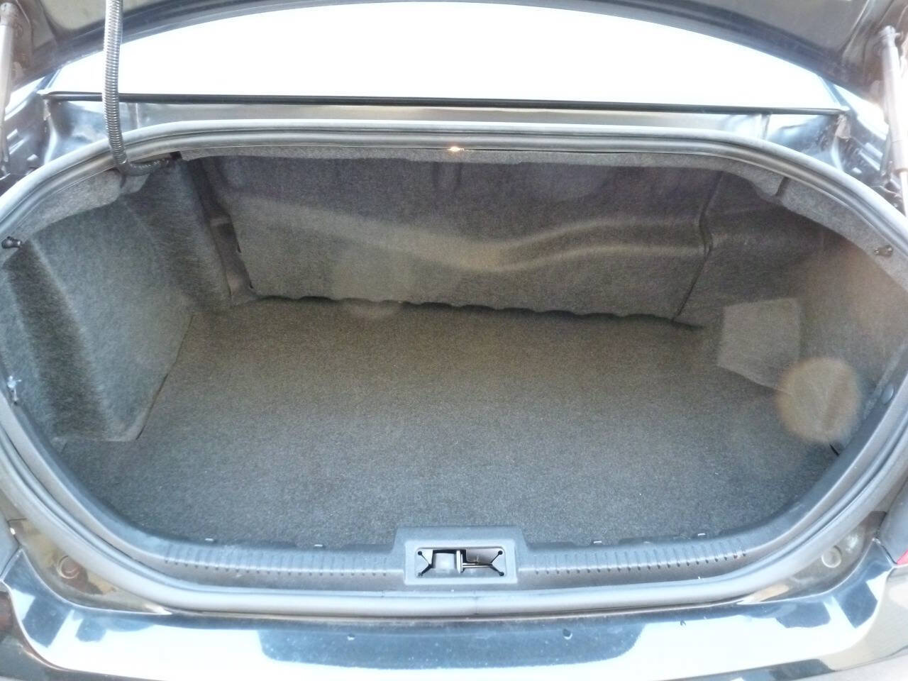 Used 2012 Ford Fusion Hybrid FWD image 15