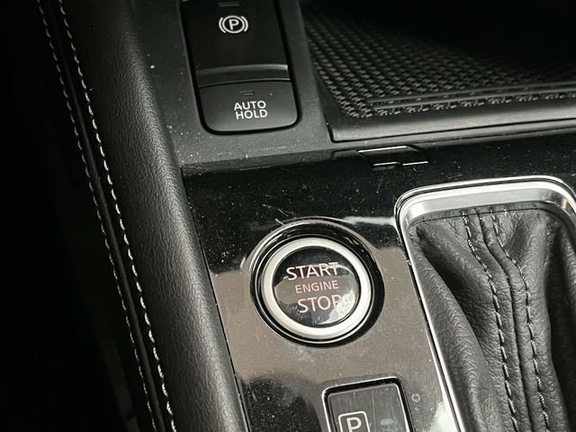 Used 2024 Nissan Kicks SR image 32