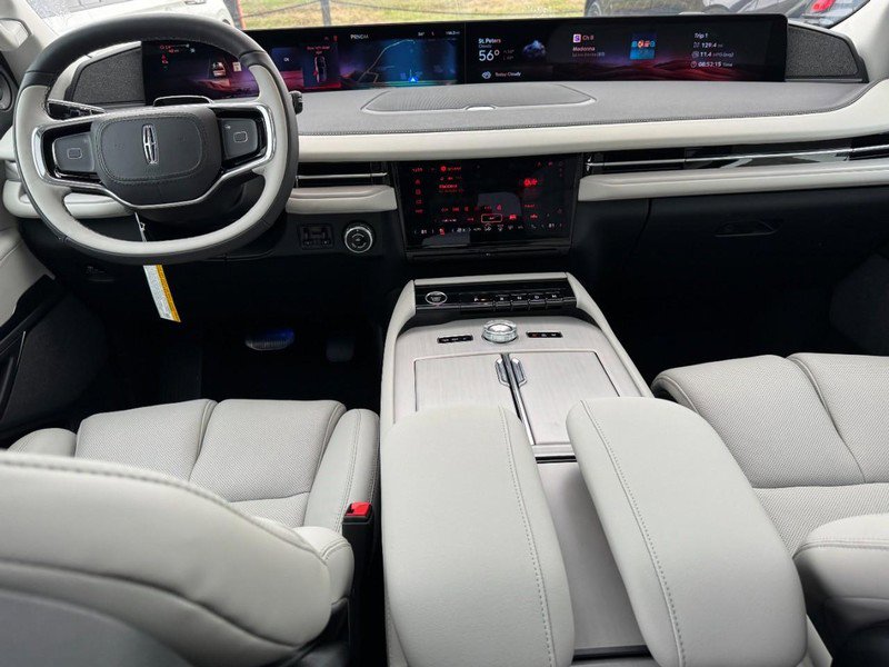 New 2025 Lincoln Navigator Reserve image 9