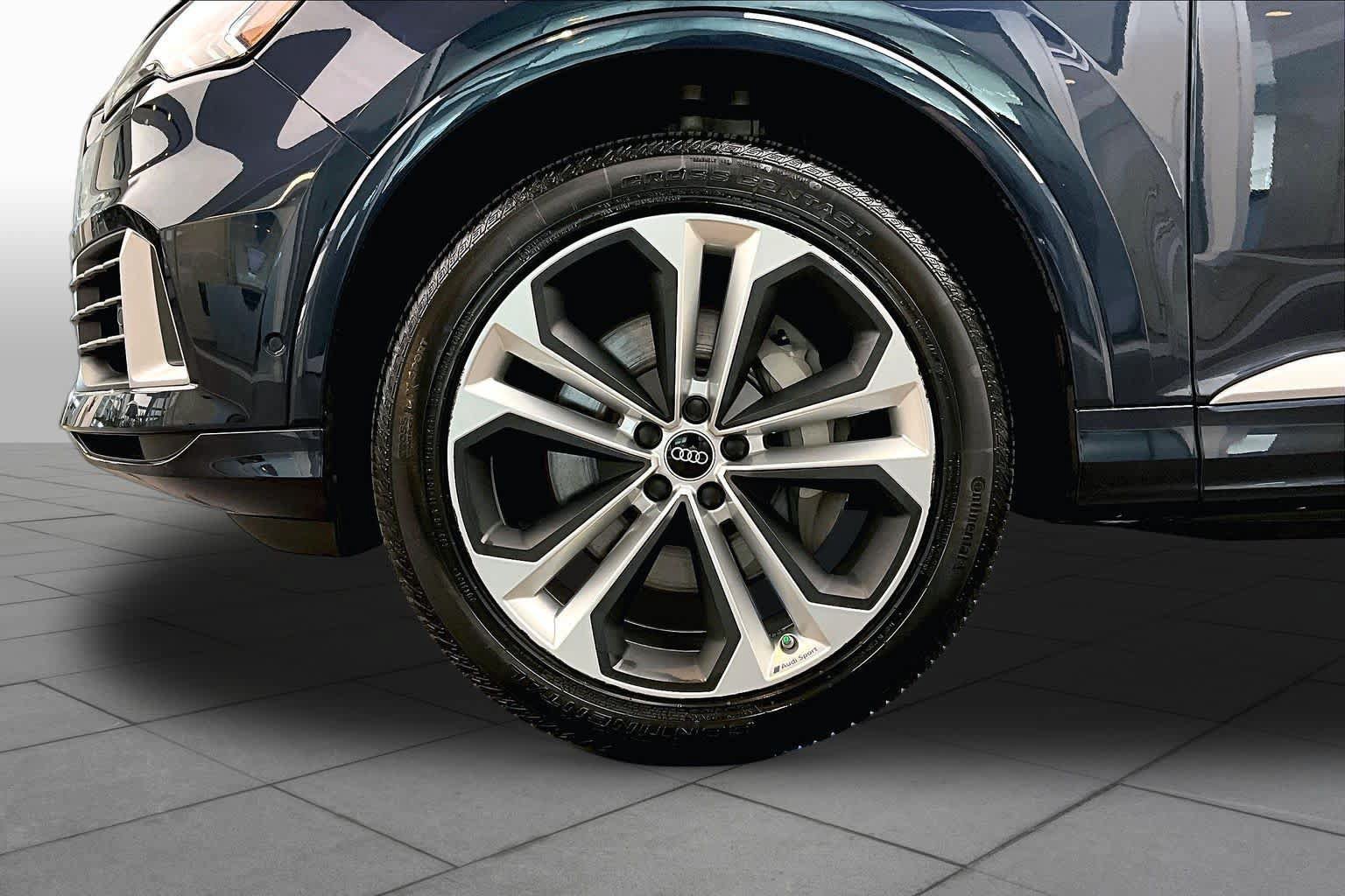 Used 2023 Audi Q7 3.0T Premium Plus w/ Premium Plus Package AWD/4WD image 11