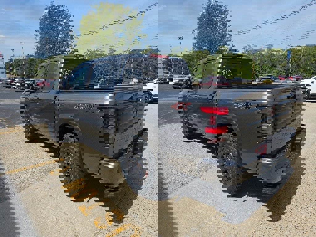 New 2025 Nissan Frontier PRO-4X image 7