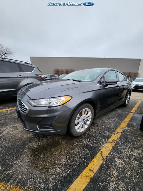 Used 2020 Ford Fusion SE image 1