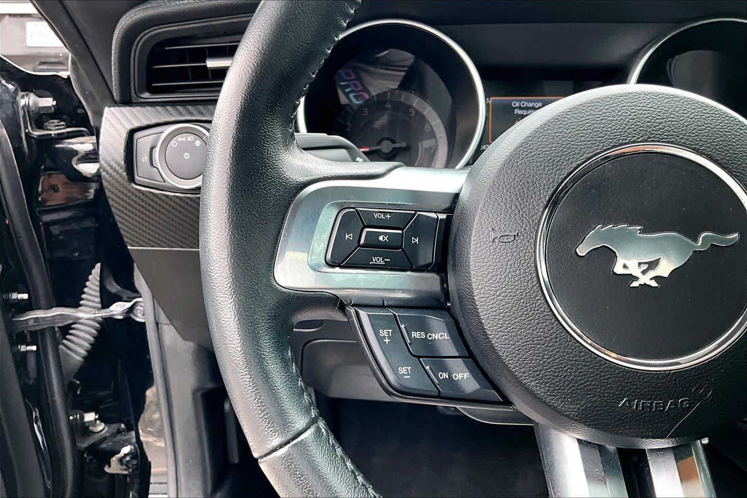 Used 2022 Ford Mustang Coupe RWD image 24