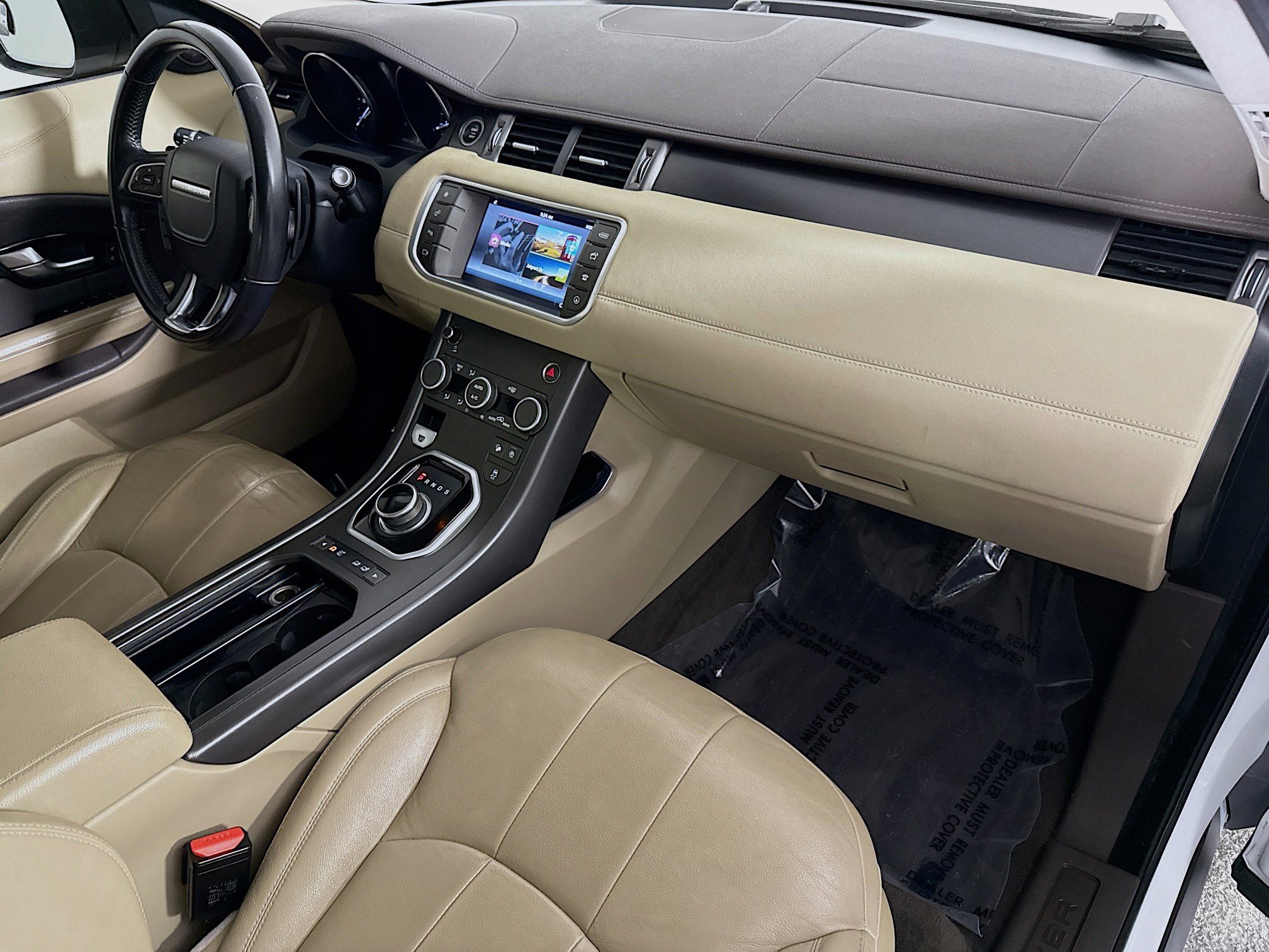 Used 2018 Land Rover Range Rover Evoque SE AWD/4WD image 30