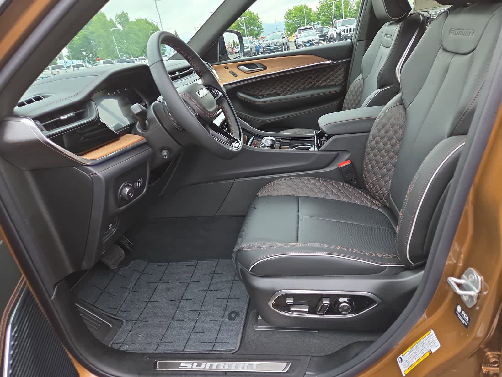 New 2026 Jeep Grand Cherokee Summit AWD/4WD image 19