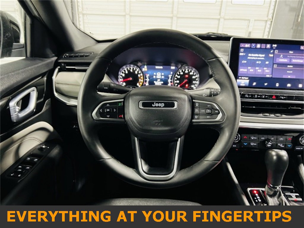 Used 2024 Jeep Compass Limited image 5